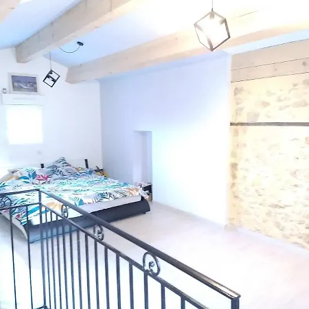 Sous un chêne bicentenaire agréable Chambre avec jardin et espace de W Lambesc Extérieur photo