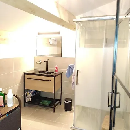 Sous un chêne bicentenaire agréable Chambre avec jardin et espace de W Lambesc Extérieur photo