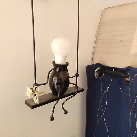 Sous un chêne bicentenaire agréable Chambre avec jardin et espace de W Lambesc Extérieur photo