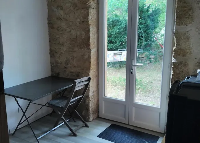 Sous Un Chene Bicentenaire