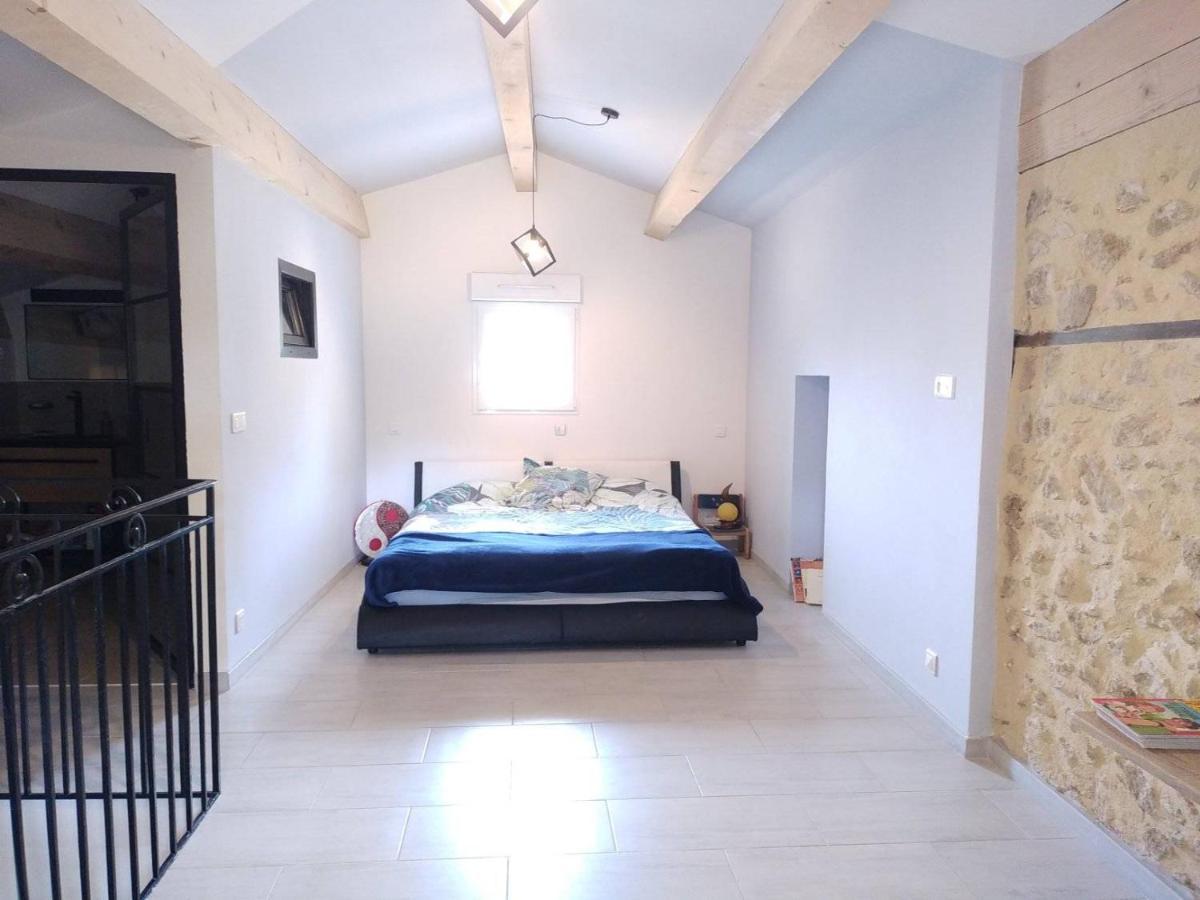 Sous Un Chene Bicentenaire Country house